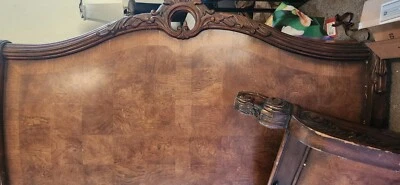 cabecero y estribos tallados en madera maciza Foto 1 de 3