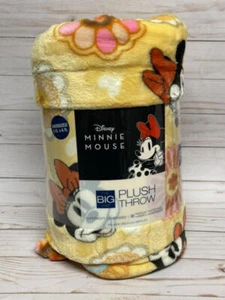 The Big One Disney Minnie Mouse Throw Blanket 5'x6' - Picture 1 of 1