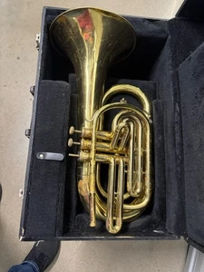 BLESSING U.S.A. M-300 MARCHING BARITONE HORN - Picture 1 of 13