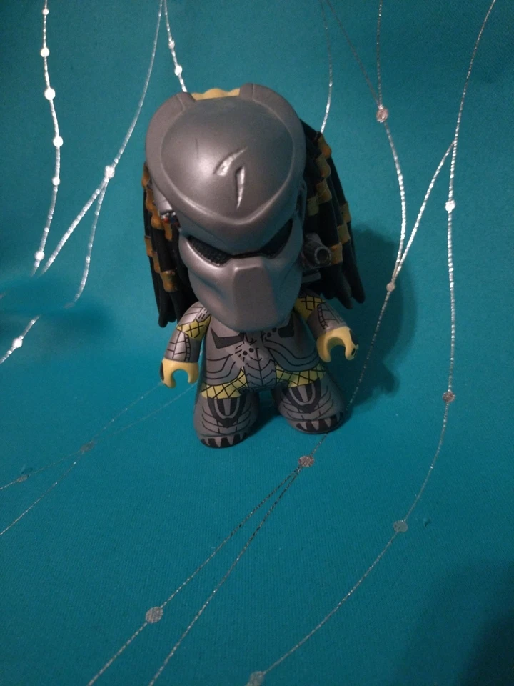 AVP Alien vs Predator Titans 4.5" Vinyl Figure Lootcrate Exclusive Blindbox - Image 1 of 1