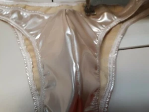 Herren Custom Stretch PVC S M L ODER XL Slip, Rio oder String glänzend champagner beige - Bild 1 von 4