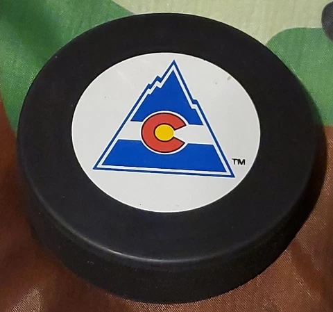 COLORADO ROCKIES NHL VINTAGE LICENSED PUCK INGLASCO VEGUM MFG. MADE IN SLOVAKIA Cover