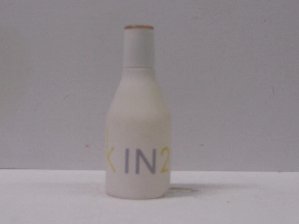 CKIN2U Her by Calvin Klein para mujer 0,5 OZ eau de toilette spray nuevo Foto 1 de 1