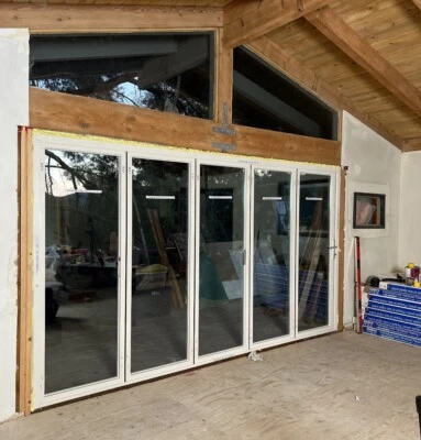"Puerta de patio plegable de aluminio 144"" W X 80"" H"  Foto 1 de 3
