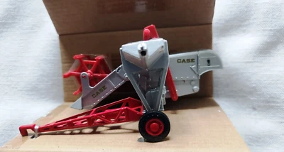 Vintage ERTL Farm Classics Case "G" Combine  #2622  Die-Cast Metal 1:43  on card - Image 1 of 4