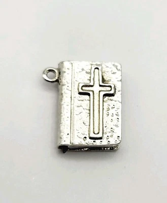 Colgante con dije cristiano vintage detallado de plata esterlina Santa Biblia - 6,1 g Foto 1 de 3