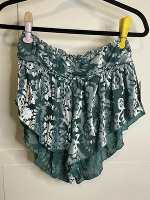 Pantalones cortos Free People Intimately para mujer talla L verde ángel de nieve micro salón Foto 1 de 4