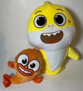 Baby Shark's Big Show! Peluche giocattolo musicale Baby Shark & William canta e nuota usato in ottime condizioni - Foto 1 di 5