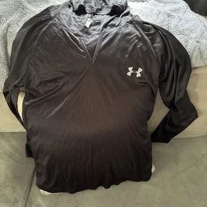 Under Armour Camicia Nera Manica Lunga Traspirante Con Cappuccio Taglia M - Foto 1 di 4