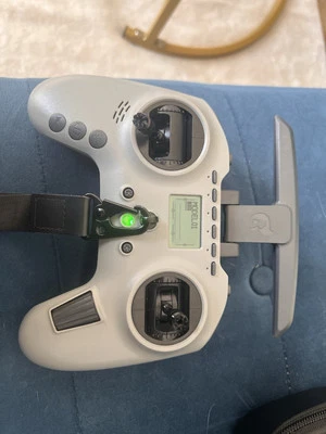 Jumper T-Pro V2 Funksteuerung – Enthält 18650 Batterien, Gehäuse und Zubehör - Bild 1 von 4