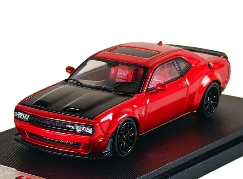 DODGE Challenger SRT Hellcat - Double intake Hood - red - Stance Hunters 1:64 - Immagine 1 di 4