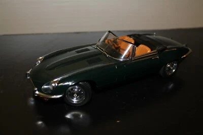 JAGUAR E-TYPE 1/18 AUTO ART CONVERTIBLE - Immagine 1 di 4