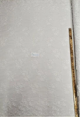 Encaje nupcial blanco bordado flores y cordón en tela de malla vendido por (32-18)  Foto 1 de 4