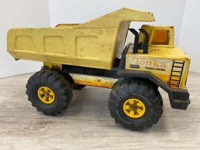 Camión de volteo Tonka de la década de 1980 diecast turbo de colección amarillo acero prensado neumáticos XMB-975  Foto 1 de 4