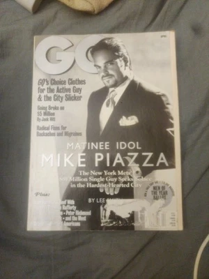 1999 APRIL GQ MAGAZINE - MIKE PIAZZA COVER - GENTLEMEN'S QUARTERLY - K 690 - Image 1 of 2
