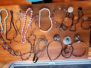 17 collane hippie epoca anni 60, PERLINE,pietre in pelle, TUTTE INDOSSABILI (821) - Foto 1 di 14