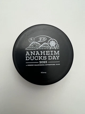 New 2023 Disneyland Magic Key Anaheim Ducks Day Exclusive FOAM Hockey Puck Cover