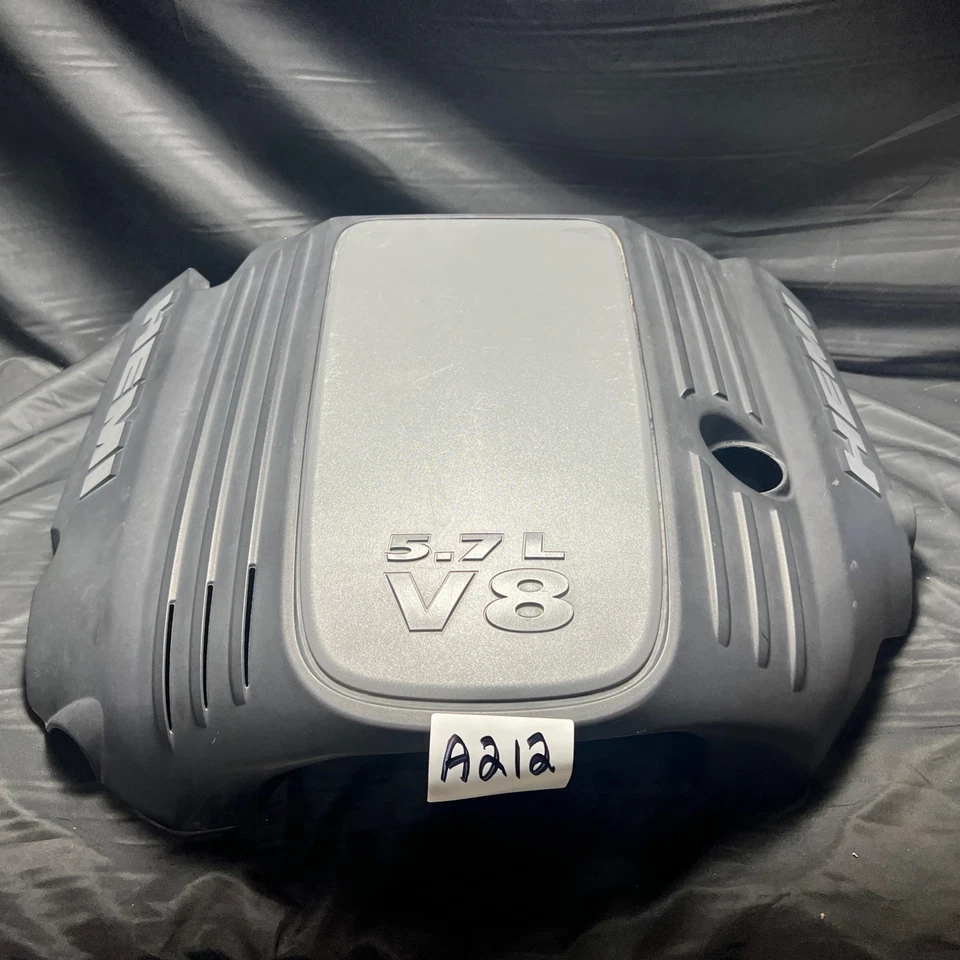 2006 - 2010 Chrysler 300 HEMI 5.7L V8 Engine Cover Black & Silver OEM Daytona - Image 1 of 4