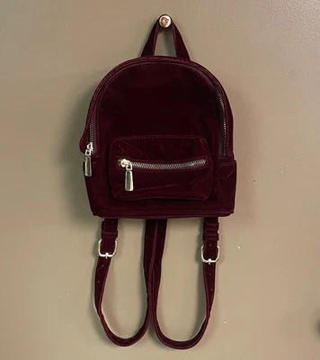 Mini mochila Forever 21 terciopelo borgoña Foto 1 de 3