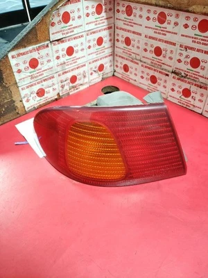 Крепление на четверть панели заднего фонаря для пассажира подходит для 98-02 COROLLA 205319 - Изображение 1 из 4