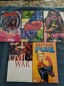 Mixed Lot 5 Marvel Comic Books - Bild 1 von 2