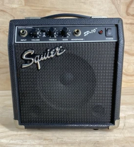 Squier SP-10 Fender 22W Amplificatore Mini Amplificatore Chitarra Commerciale PR-367 Testato - Foto 1 di 5