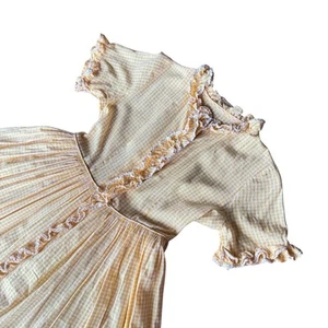 Yellow vintage dress with square pick-nick patter, ruffles and full skirt - Picture 1 of 11