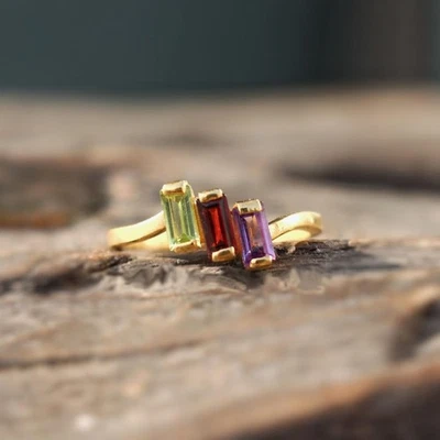 Simulated Peridot, Ruby & Amethyst Women Bar Set 3 Stone Ring In 10K Yellow Gold - Image 1 of 4