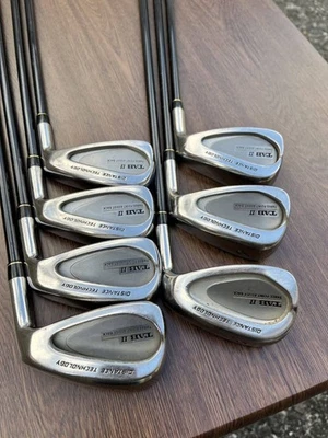 Wilson Famous 2 Set Tabii Iron 4P Fat Shaft Cr-Mo Carbon R - Image 1 of 4