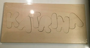 Tablero desconcertado con nombre de madera de brote robusto hecho a mano EE. UU. "KATRINA" - Imagen 1 de 2