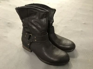 American Eagle Womans Boots Size 6.5 *Pre-Owned* - Picture 1 of 9