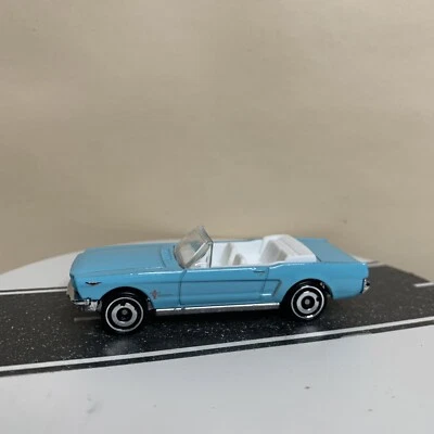 2020 Hot Wheels No59 HW экранное время 5/10 1965 Ford Mustang кабриолет синий с рекламой - Изображение 1 из 4