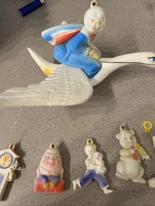 Vintage Mother Goose Crib Mobile Blow Mold SaniToy Plastic Nursery Rhymes - Picture 1 of 11
