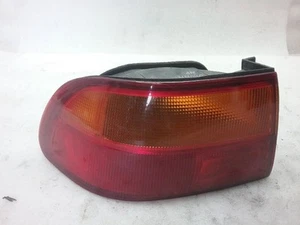 Luz trasera izquierda del conductor sedán cuarto de panel montado para 92-95 CIVIC 45516 S-68K - Imagen 1 de 4