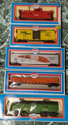 Lot Of Model Power  F9 Locomotive Burlington Northern & Others  - Image 1 of 4