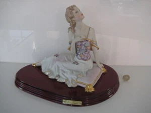BEAUTIFUL CAPODIMONTE VITTORIO SABADIN LARGE FIGURE LADY GIRL SAT ON CUSHION - Picture 1 of 12