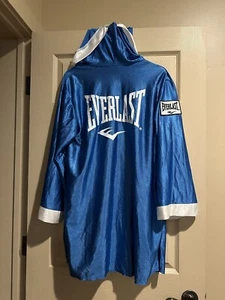 🥊 EVERLAST BOXING ROBE JACKET WITH HOOD LIGHT BLUE SATIN SIZE XL 🥊 - Picture 1 of 6