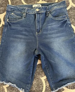 Women’s YMI Curvy Fit Bermuda Shorts Wanna Betta Butt~SZ 13~ - Picture 1 of 4