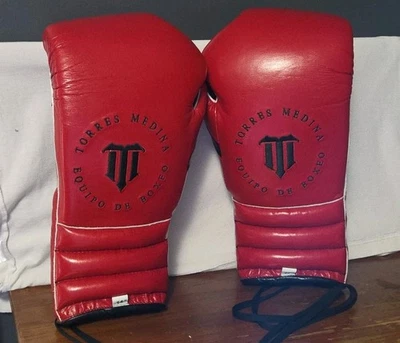 Guantes de Boxeo BoxeoTM Torres Medina 14oz PuLat Rojo y Negro Foto 1 de 4