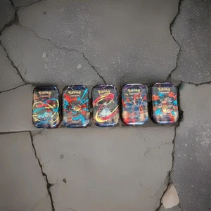 Pokemon Mega Evolutions 5 Mini Tins - 5 Arts (Sealed Booster mit Mega EVo&DRivals):) - Bild 1 von 16