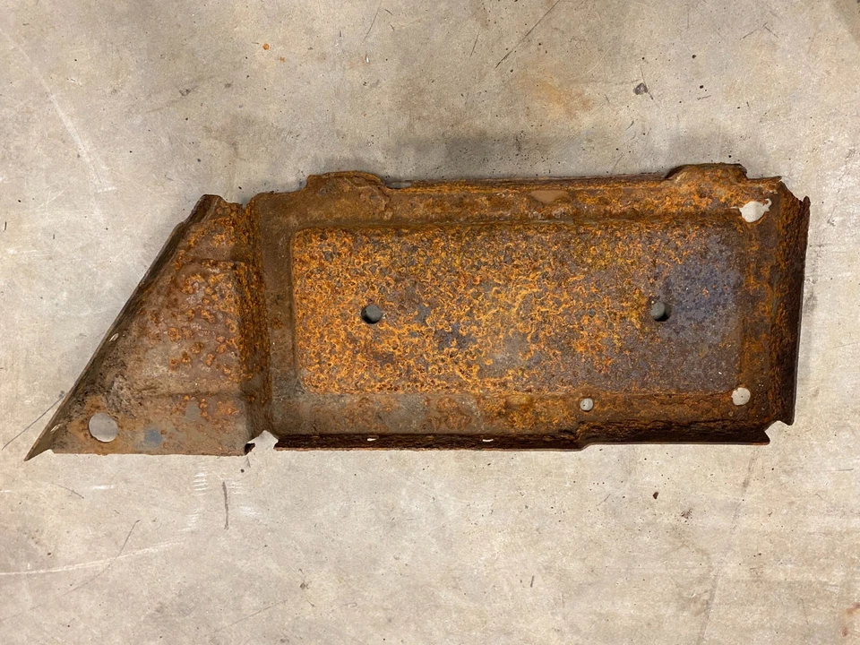 Bandeja de bateria 1961 Oldsmobile Starfire/88/98 - Imagem 1 de 3