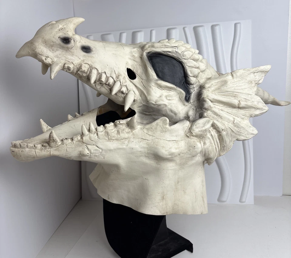 Máscara de dragón movedor de boca por ELOPE. Disfraz de Halloween Juegos con disfraces Foto 1 de 4