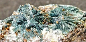 GREAT RARE GORMANITE, 5 X 2.5 X 2 CM, BIG FISH RIVER, YUKON, CANADA #17 - Picture 1 of 2