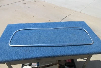 1947 1948 Nash Coupe EXTERIOR BACK WINDOW MOLDING Foto 1 de 4