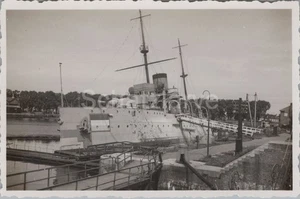 Foto, holländisches Schiff in Schräglage Den Helder 1940 Holland (MJ-62)1029 - Bild 1 von 2