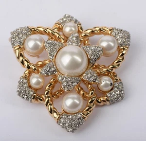 Vintage Ciner Gold Tone Pearl Rhinestone Brooch Signed Floral Pin 2.2" - Picture 1 of 8