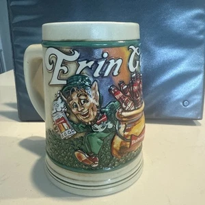 Tazza birra Anheuser Busch Budweiser 1992 giorno di San Patrizio "Erin Go Bud" Stein - Foto 1 di 4