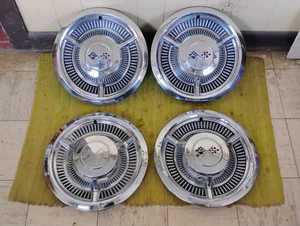 1958 Chevrolet Hub Caps 14" Gripper Sawtooth Clips Set 4 Hubcaps Wheel Covers 58 - Bild 1 von 8