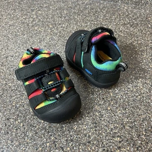 Keen Kinder Kleinkind Baby Größe 4 schwarz Regenbogen Turnschuhe Druckknopf Low-Top Freizeitschuhe - Bild 1 von 9