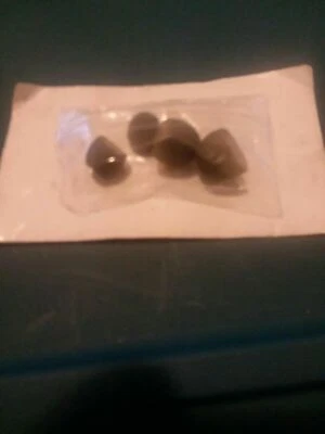 Новый без ценников набор из четырех (4) сменных вкладышей от оригинального производителя — наушники Samsung AKG - Изображение 1 из 4